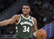 国王惊艳全场，雄鹿助攻爆棚，格林逆转取胜！