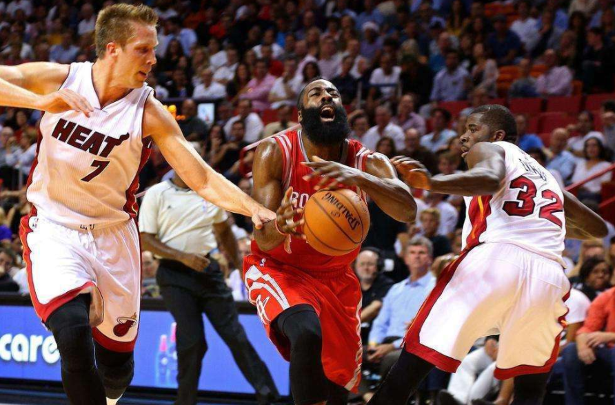 比赛规则变更引发热议!,字母哥在RNG比赛中出色发挥热度持续攀升 比赛规则变更引发热议!,字母哥在RNG比赛中出色发挥热度持续攀升